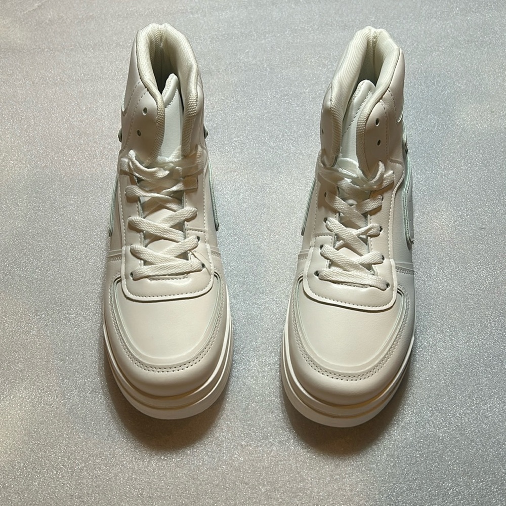 White hi top sneakers. Size 10. New in box